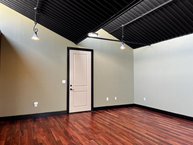 Building Photo - 730 E 3rd St