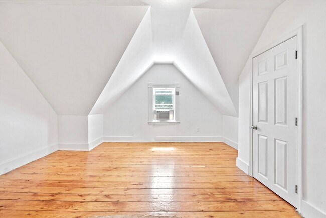 Building Photo - 48 Ashland St