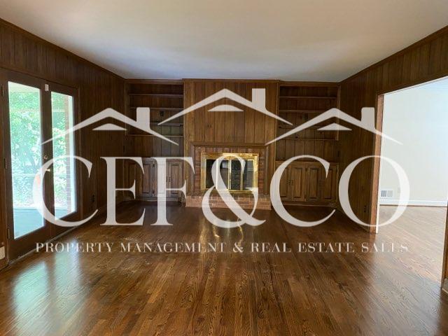 Building Photo - Large 2-Story 3BR/3BA Home with Garage, Ap...