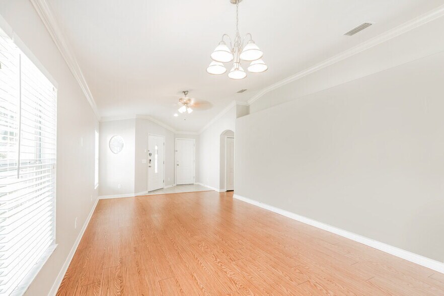 Building Photo - 18136 Cypress Bay Pkwy