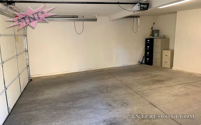 Building Photo - Prescott Home In The Pines