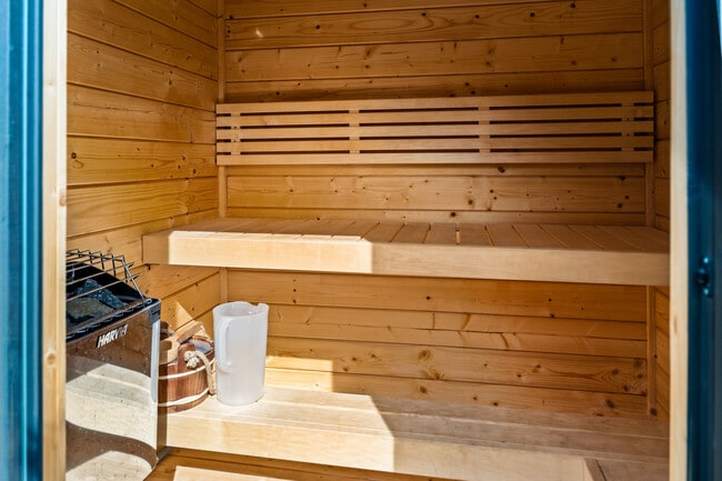 Building Photo - 117 Bowles Dr