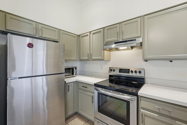 Building Photo - 15033 W Ventura St
