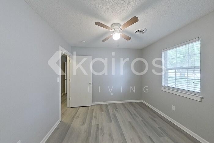 Building Photo - 10 Idlewood Ln