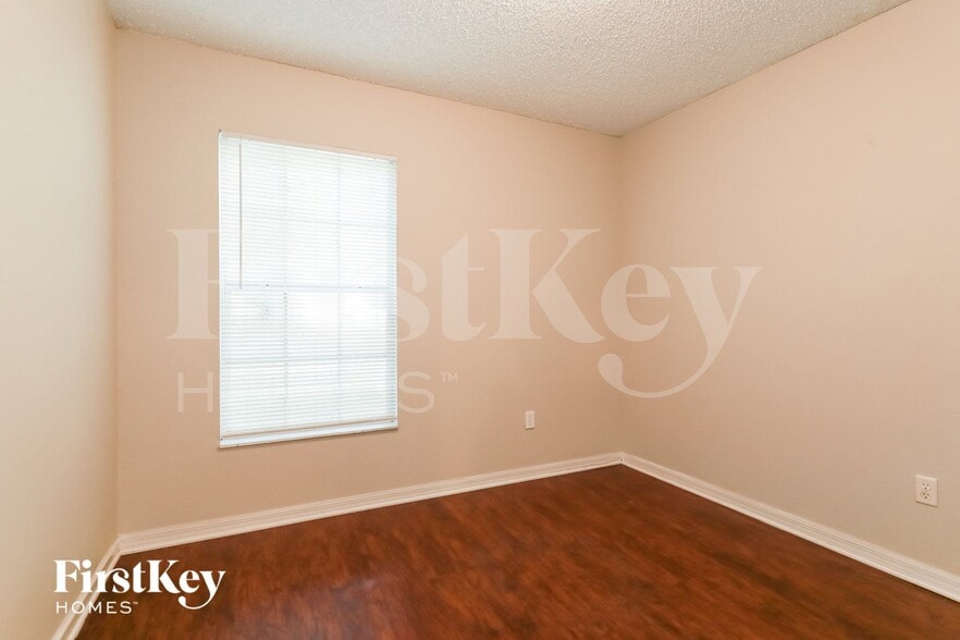 Building Photo - 14905 SE 25 Pl