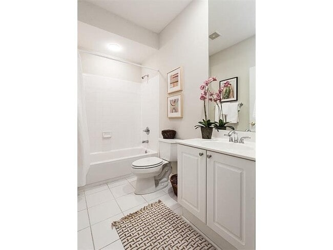 Building Photo - 3047 Lenox Rd NE