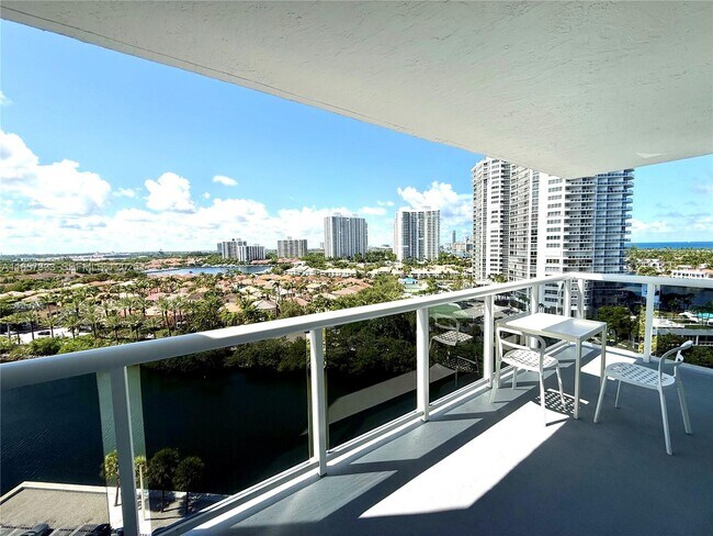 Building Photo - 20505 E Country Club Dr