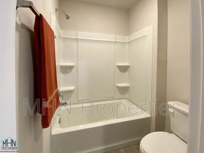 Building Photo - 7913 Cactus Plum Dr