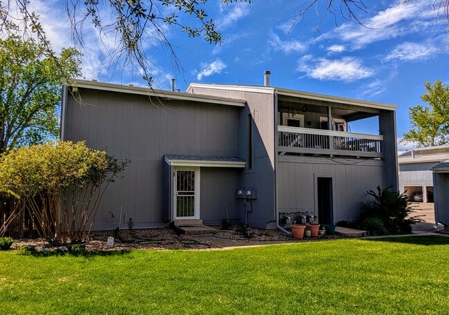Building Photo - 4150 Monroe Dr