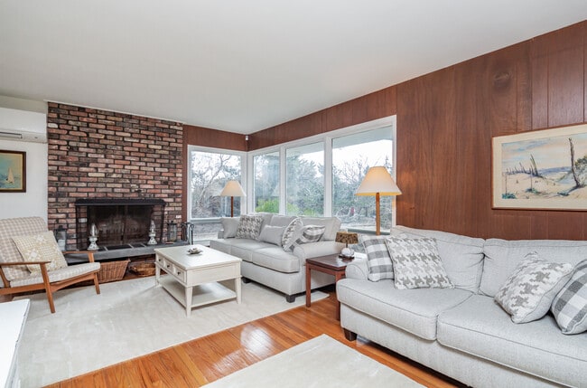 Building Photo - 79 Surf Dr