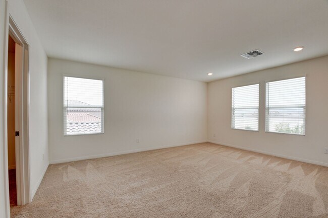 Building Photo - SPARKLING POOL in TULE SPRINGS