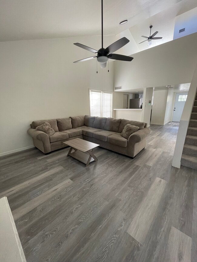 Building Photo - 13816 North 42nd Pl