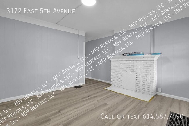 Building Photo - Beautifully Updated Apartment in a Prime L...