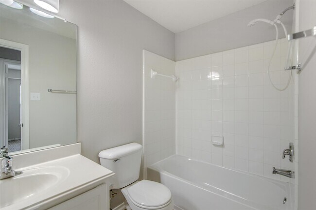 Building Photo - 58 S Burberry Park Cir