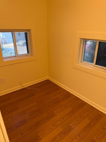 Building Photo - 17 7th St