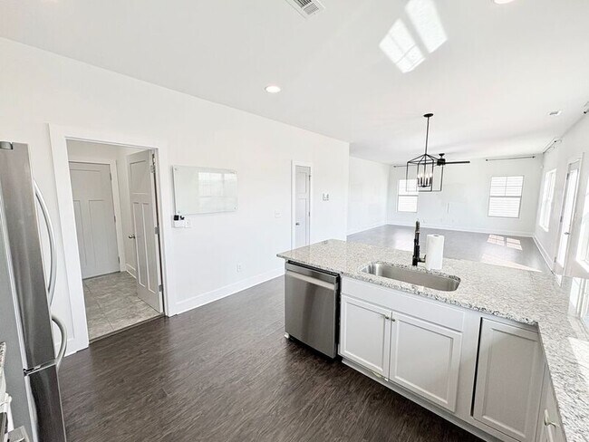 Building Photo - 211 Crooked Cedar Way