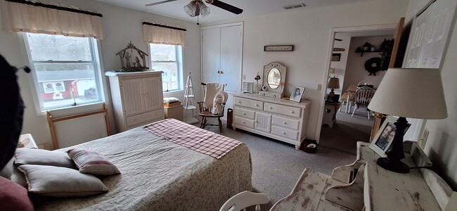 Master bedroom - 61 Pemberton Ave