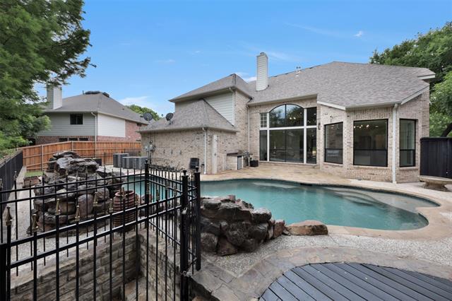 Building Photo - 3310 Meadow Wood Dr