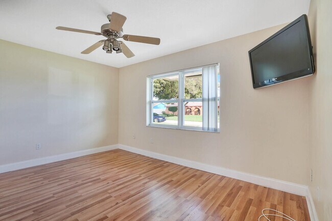 Building Photo - 3736 Coelebs Ave