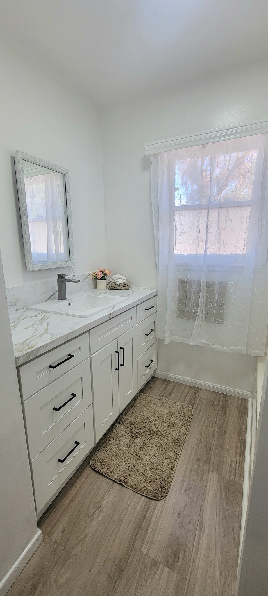 Building Photo - 16911 Glenetta Way