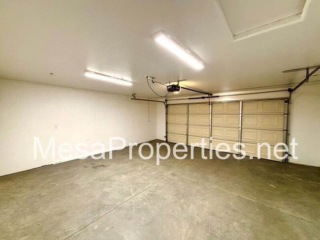 Building Photo - 11155 Phelan Rd