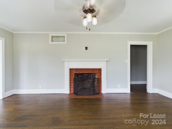 Building Photo - 618 Monroe Hwy