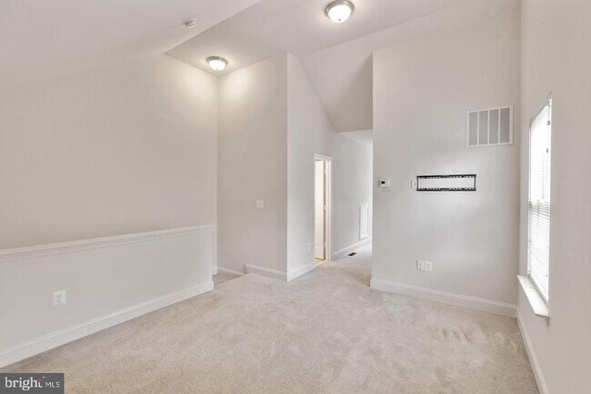 Building Photo - 4600 Potomac Highlands Cir