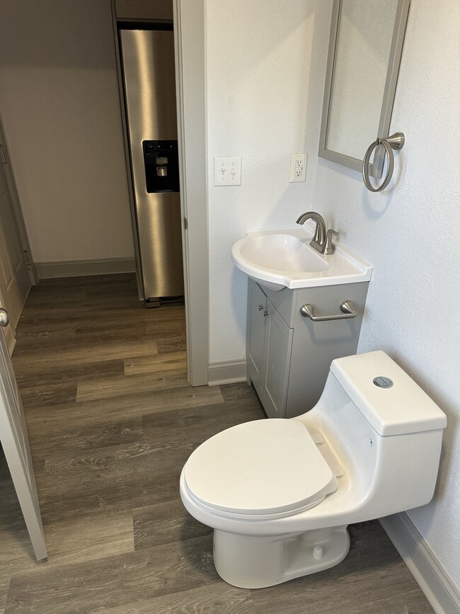 Building Photo - 5414 Brooklyn Ave