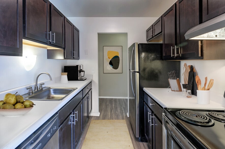 Deerfield Woods 1940119757 Farmington Rd Livonia MI 48152