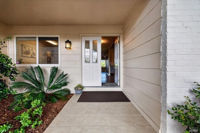 Building Photo - 329 Oak Leaf Cir