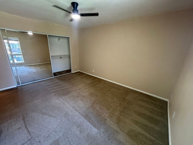Building Photo - 615 Fredricks Ave