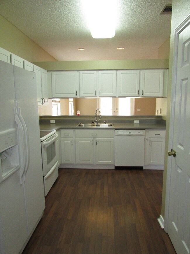 Building Photo - North Pensacola Home with Community Pool –...