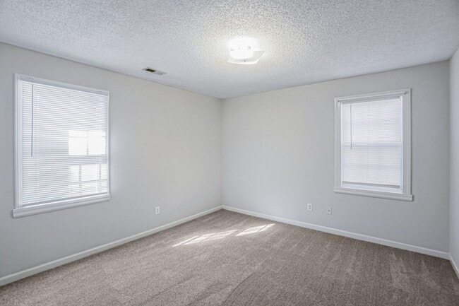 Building Photo - 3418 Pear Tree Court Unit B
