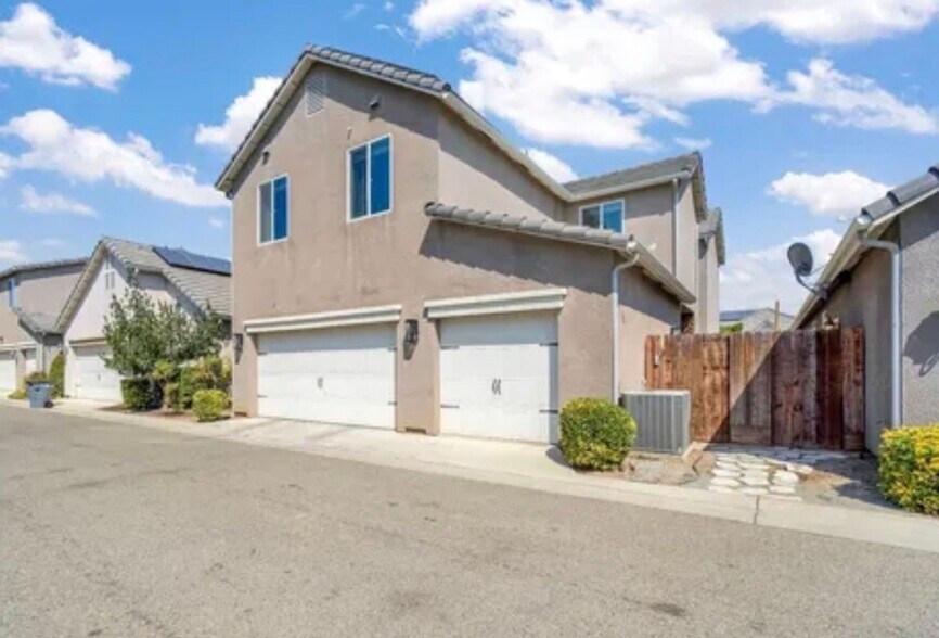 Building Photo - 11333 North Garden Sage Avenue