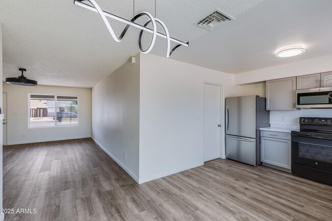 Building Photo - 2018 W Western Dr