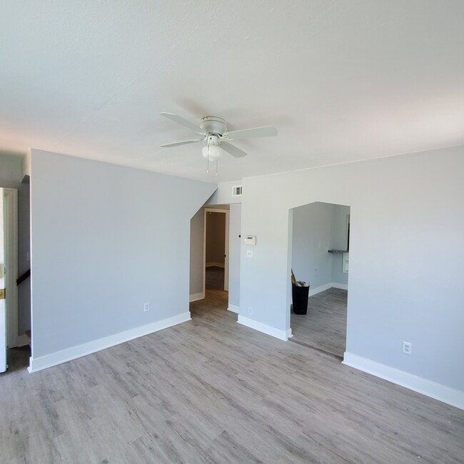 Building Photo - 1735 25th St S