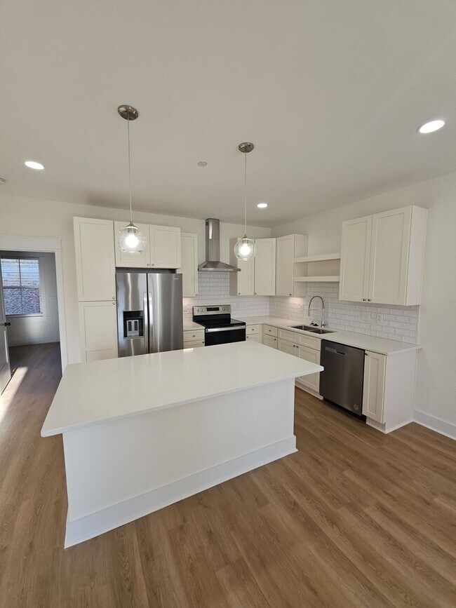 Building Photo - 2-Bedroom HOA Home with Flex Room and Resort-Style Amenities at Highbury