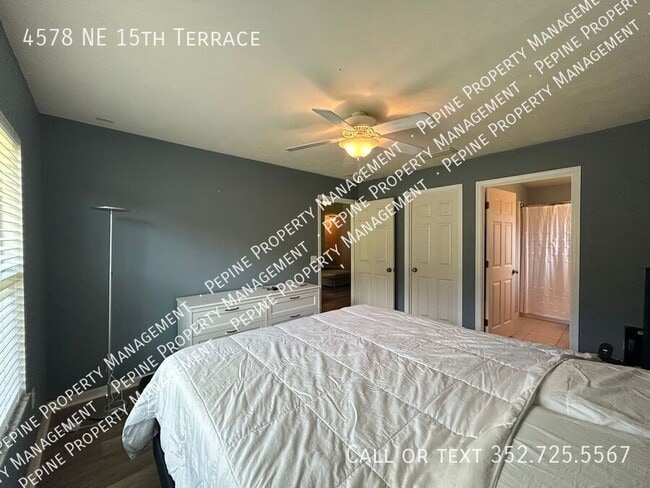 Building Photo - 4578 NE 15th Ter