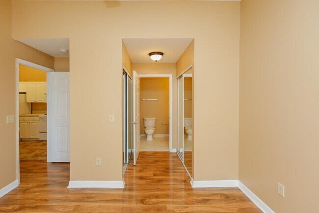 Building Photo - 15207 Harbour Vista Cir