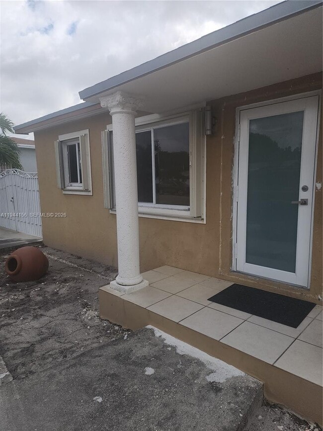 Building Photo - 4967 E 8th Ct