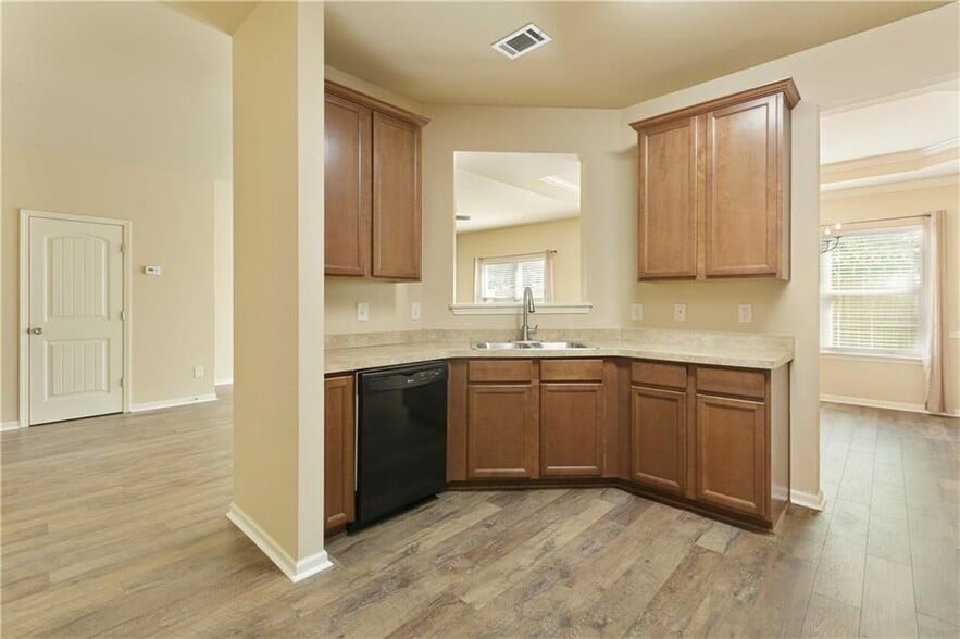 Building Photo - 302 Alcovy Way