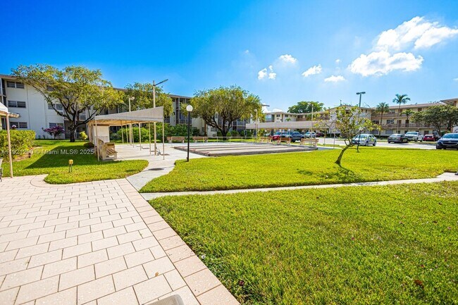 Building Photo - 16790 NE 14th Ave