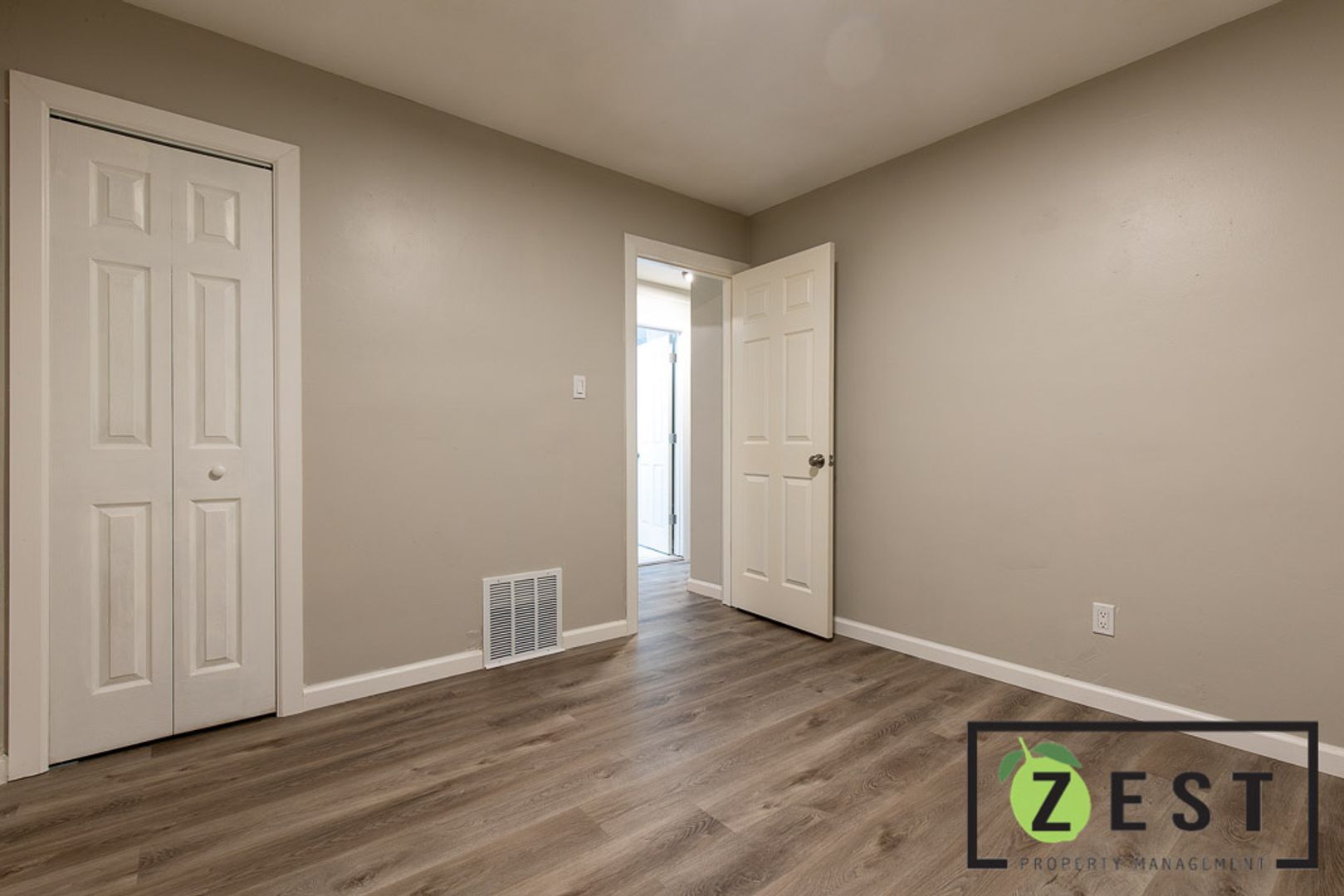 Building Photo - Fully Updated Bungalow near Henry Ford Hig...