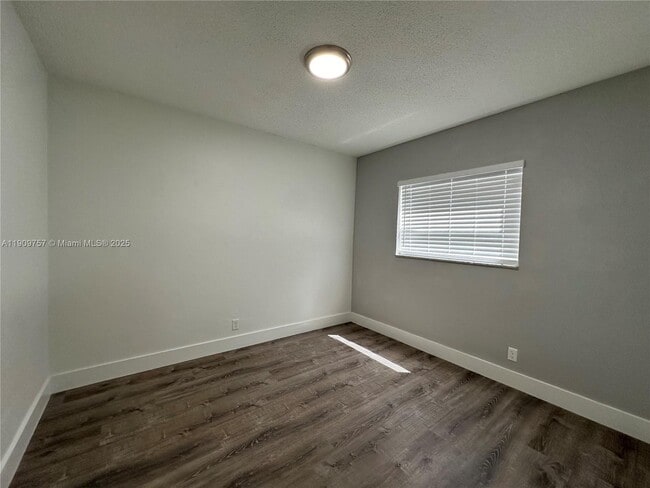 Building Photo - 3616 NE 11th Ave