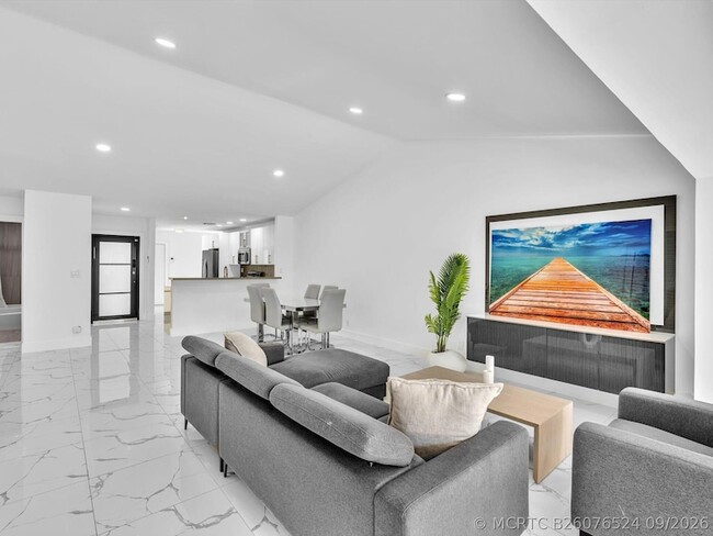 Building Photo - 21578 Altamira Ave