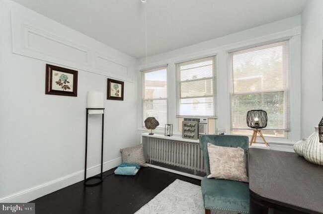 Building Photo - 337 Kentucky Ave SE