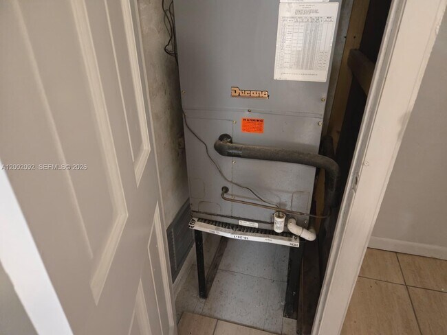 Building Photo - 1515 NE 125th Terrace