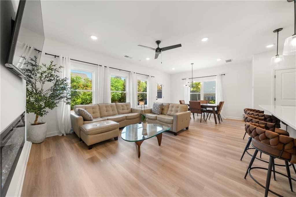 Building Photo - 4541 Moray Dr