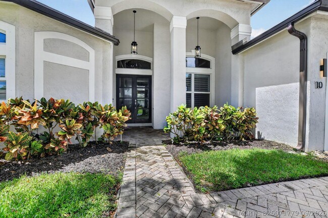 Building Photo - 10 Lake Eden Dr