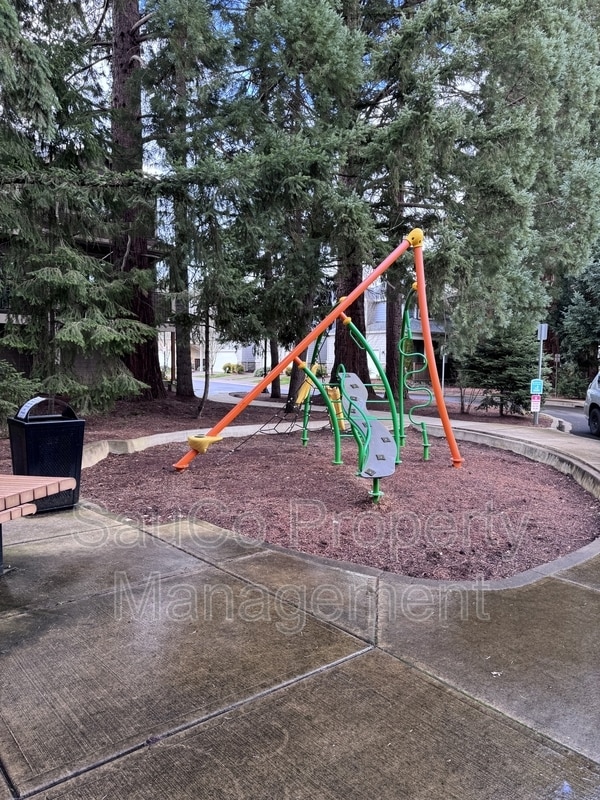 Building Photo - 175 NE 80th Ave